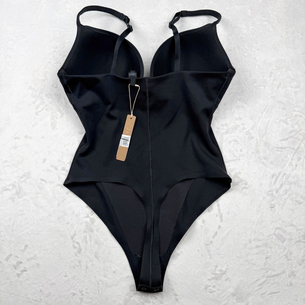 NWT SKIMS Ultimate Body Push-Up Thong Bodysuit Size M Black Shapewear - Picture 3 of 6